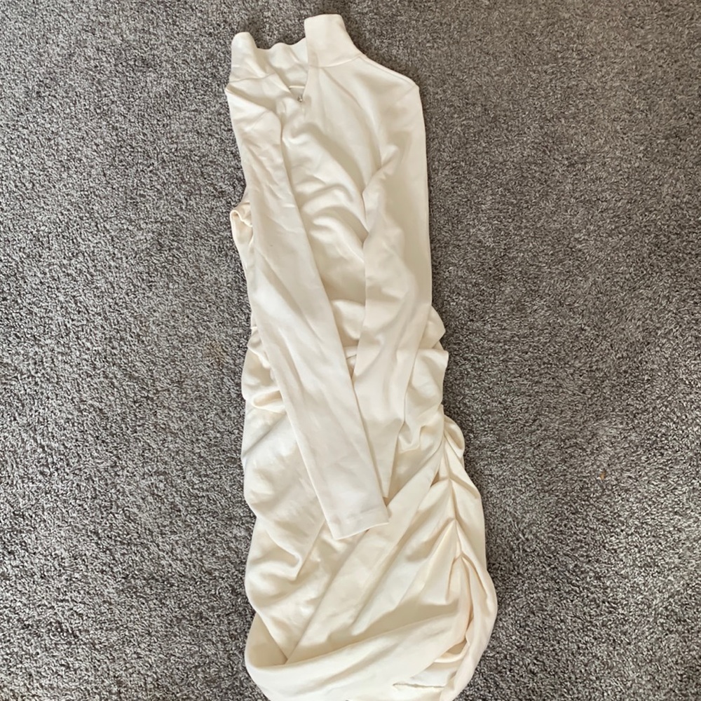 White long sleeve dress size 8 never worn